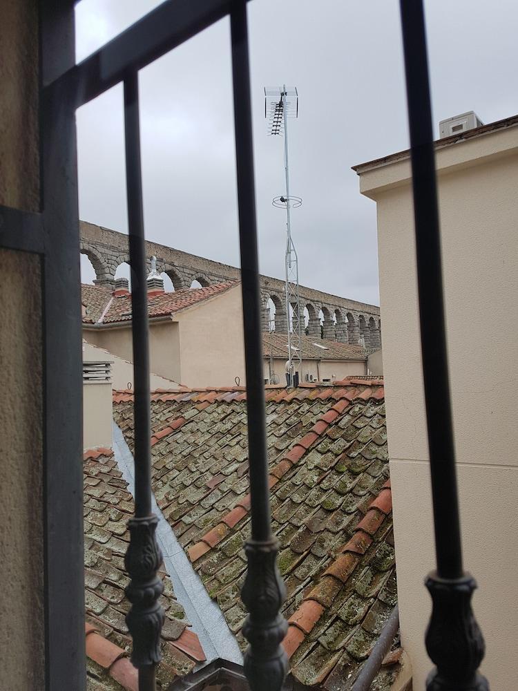Hospedaje San Francisco Segovia Eksteriør billede